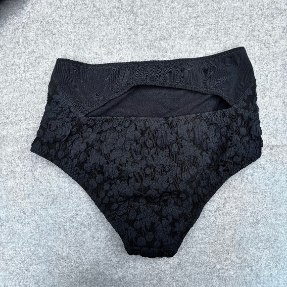 Malia Mills two-piece bikini set - Picture 2 of 12